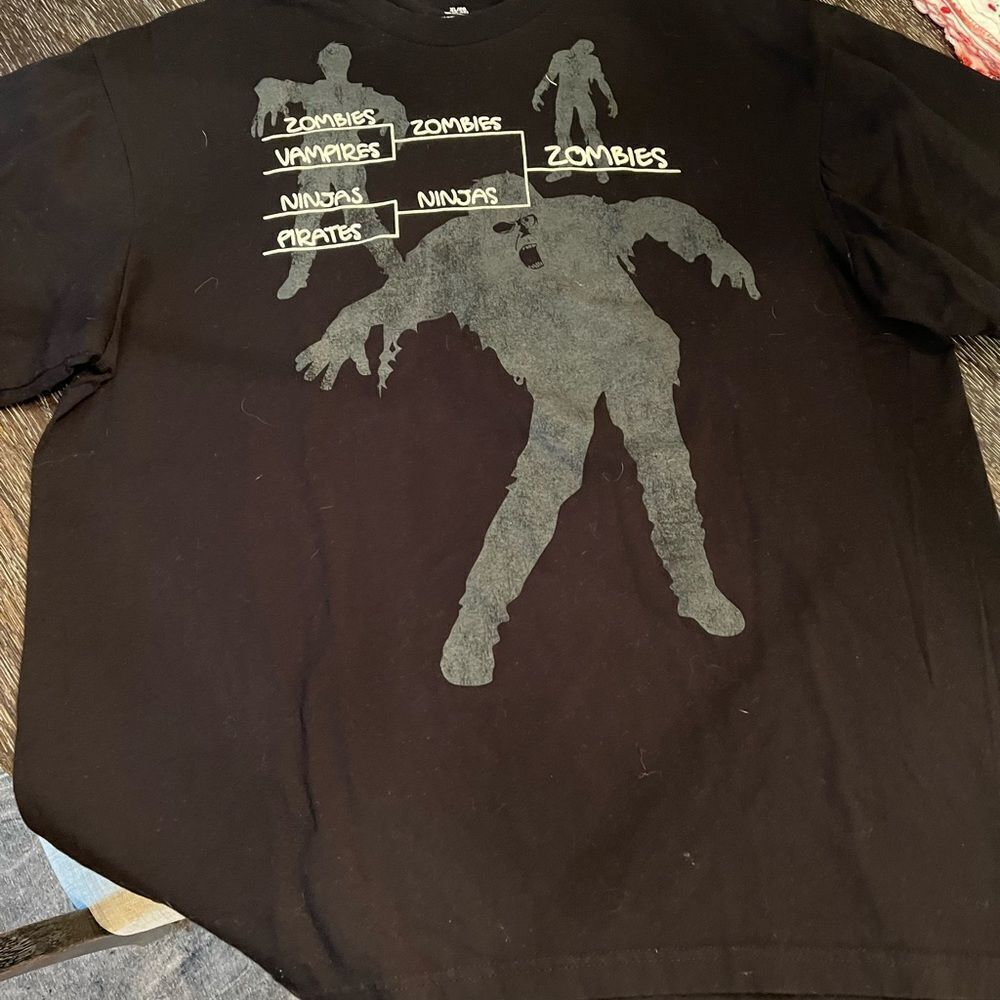 Zombie Family Lineage Black T-Shirt sz XL Like New